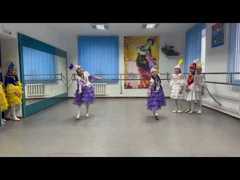 Видео: "Аруназ" би тобы Қазақ биі "Гүлдерайым"