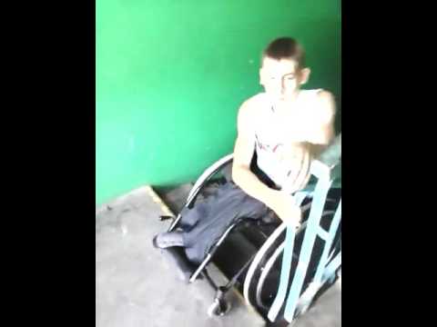 Видео: инвалидная коляска + 5 этаж