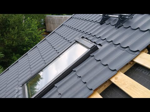Видео: Монтаж мансардного окна Fakro.
