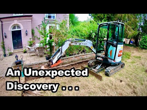 Видео: Я пошёл выкопать цветочные клумбы, но нашёл это...