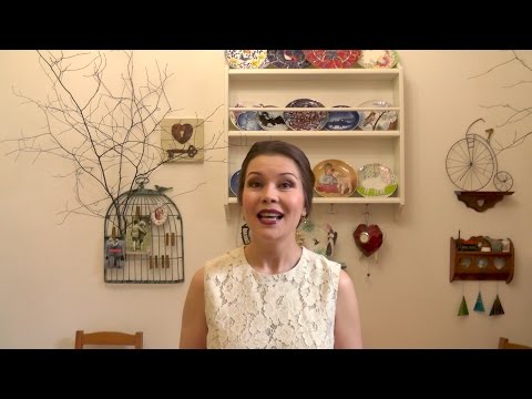 Видео: Необычная старинная квартира петербургской писательницы Сюзанны Кулешовой