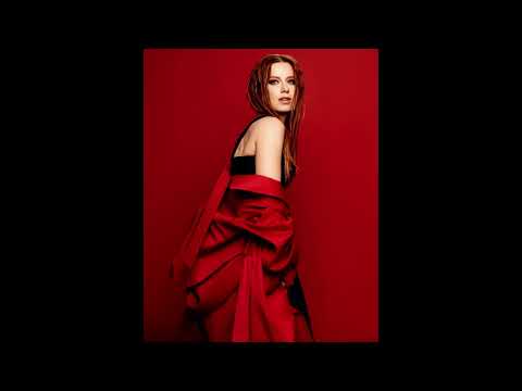 Видео: Юлия Савичева  - Привет (External Method Remix)