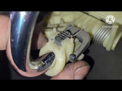 Видео: Как снять задние подголовники мерседес W210