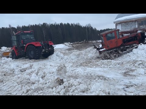 Видео: Тракторы ДТ 75, КИРОВЕЦ К-525 и К-739 против снега.