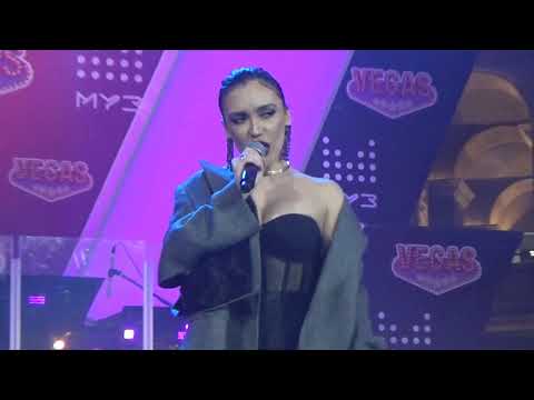 Видео: Molly — Рассыпая серебро(Супермарафон МУЗ-ТВ «22 часа в прямом эфире»)