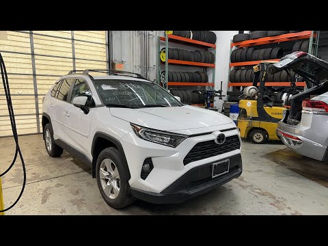 Видео: 2022 Toyota RAV4 - $16.250 , утопленник который пробыл год на аукционе , стоит ли брать ?