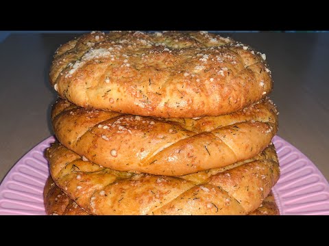 Видео: Съедаются в один миг!  Лепёшки с сыром и чесноком. Самые вкусные и пышные!