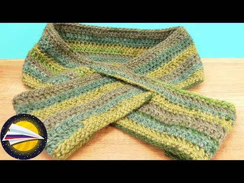 Видео: Мастер класс по вязанию цветного шарфа с петлей | Шарф с отверстием?