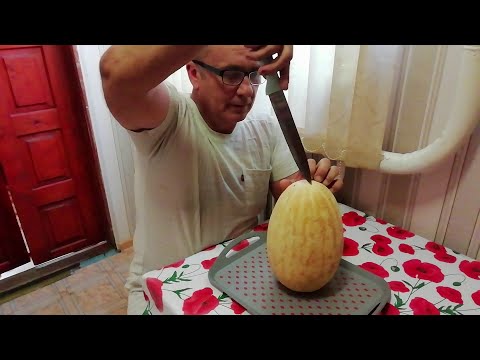 Видео: КАК ВЫБРАТЬ СПЕЛУЮ СЛАДКУЮ ДЫНЮ.   На что обращать внимание при выборе.