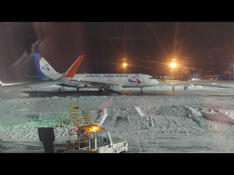 Видео: Airbus A321 Посадка в Челябинске после сильного снегопада /  Landing at Chelyabinsk after snowstorm