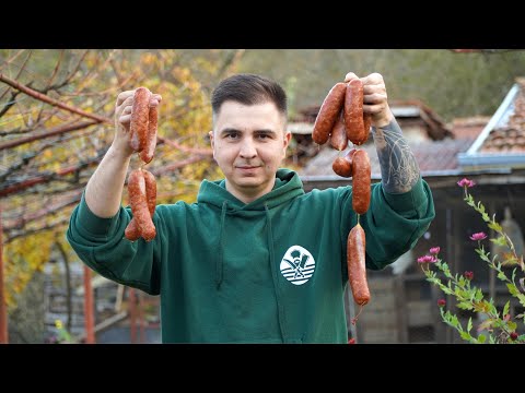 Видео: Опушване на Домашни Наденици