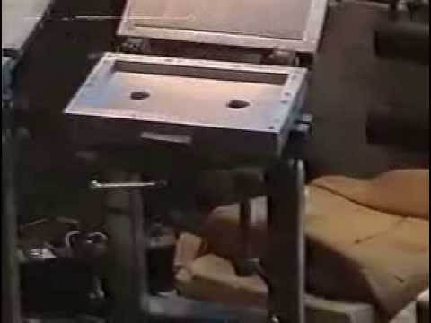 Видео: Процесс заливки ППУ в формы для терок, использующихся в монтажных работах