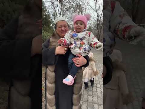 Видео: цыгане встречают принцессу из роддома. где вы видели, чтоб так встречали новую жизнь?