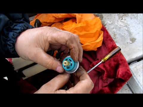 Видео: Бензонасос. Чери. Форд. Сеат. Меняем регулятор давления топлива РДТ за копейки.