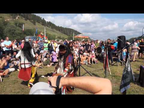 Видео: Десница и индейцы на Грушинском фестивале