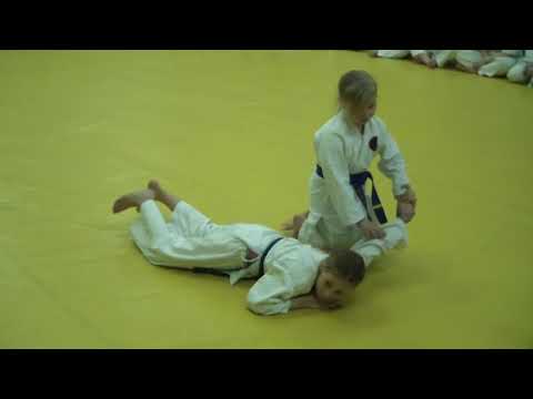 Видео: Аттестация на 8 кю айкидо Айкикай и фиксация грубой ошибки у старшего пояса | 合気道 | Aikido