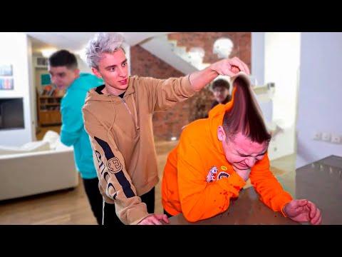 Видео: ВЛАД А4 сделал щелбан КОБЯКОВУ !