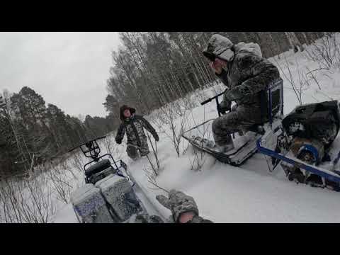 Видео: Мчим на мотобуксировщиках "Альбатрос". Часть 2: В глубокий снег!