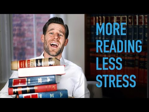 Видео: Продолжайте читать материалы по вашим делам и готовьтесь к холодным звонкам в юридической школе (...