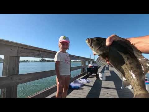 Видео: FISHING FOR THE FIRST TIME EVER! РЫБАЛКА ВПЕРВЫЕ!