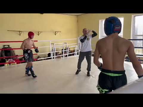 Видео: Ляшенко Федор синий угол Лоу Кик Чемпионат Днепра