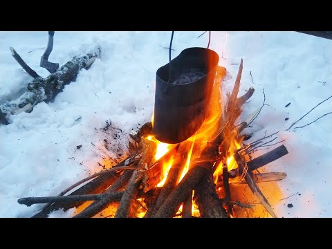 Видео: Зимняя рыбалка. Уха на костре. Окунь, сорога. Река Чепца.