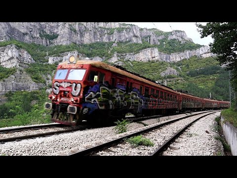 Видео: Три кратки, но безценни срещи с мотрисите ЕМВ 32 069/ 070, 32 131/ 132 и 32 037/ 038...