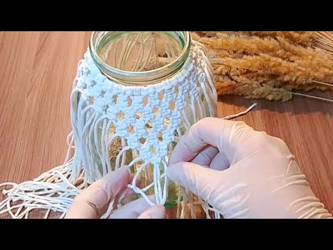 Видео: Макраме на банке. Пошаговый урок для начинающих.