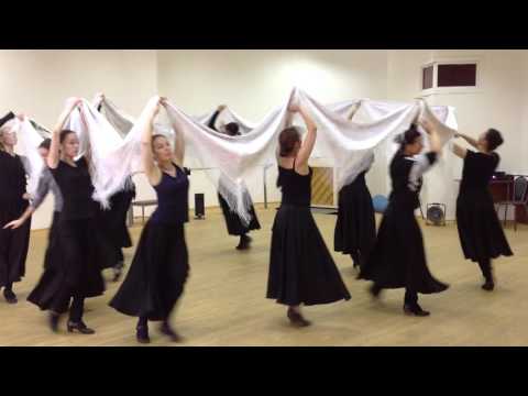 Видео: Татарский танец с платками