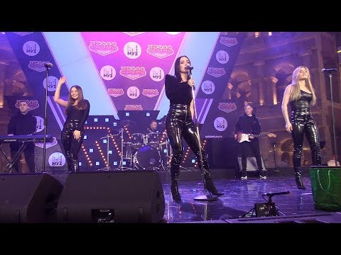 Видео: SEREBRO - "Между нами любовь" (Партийная зона 08.04.2018)