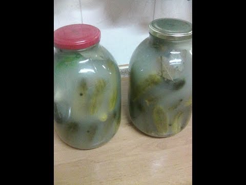 Видео: Квашеные  огурцы  в  банке  на  зиму.  Пальчики  оближешь.