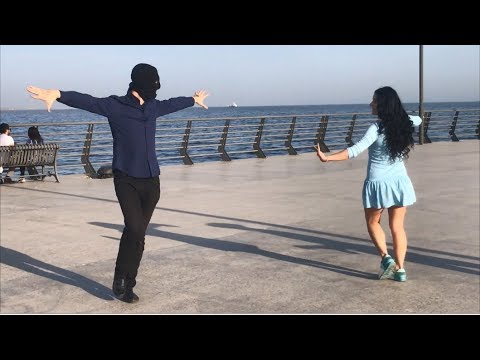 Видео: Девушка Очень Красиво Танцует С Парнями В Баку 2018 Лезгинка ALISHKA MELEK ELVIN ELXAN (Белый Город)