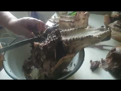 Видео: ШИКАРНАЯ КОЛБАСА ИЗ СВИНОЙ ГОЛОВЫ)))доступно, вкусно и полезно