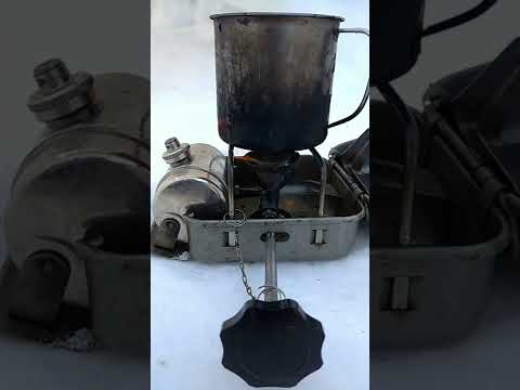 Видео: Тестируем Примус ПТ-1 (смерть туриста). Запуск и работа в зимних условиях