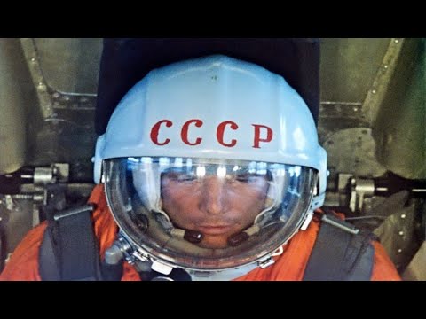 Видео: Что? Где? Когда? Откуда взялась надпись СССР на шлеме Гагарина. Блиц-турнир