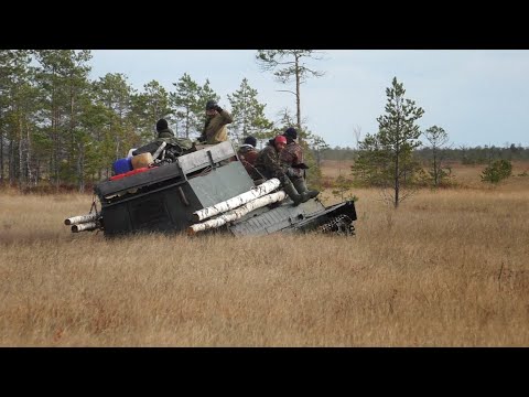 Видео: Как собирают клюкву в Сибири. Васюганское болото. How we harvest cranberries in Siberia