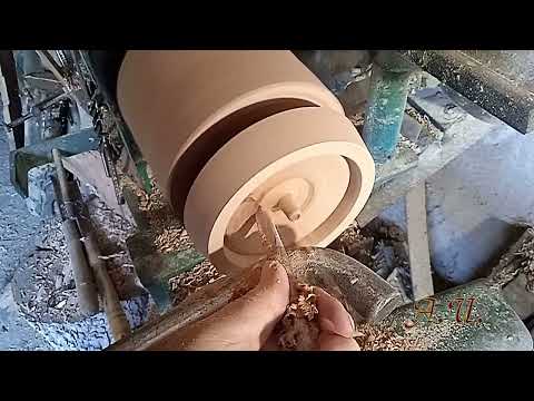 Видео: Сахарница из груши на токарном станке по дереву.
