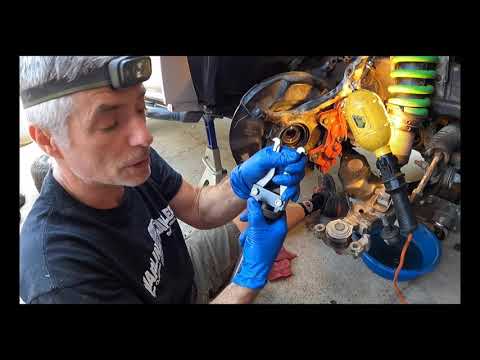 Видео: Замена сальника переднего дифференциала (Lexus GX470)