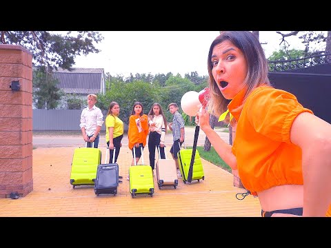 Видео: ДИРЕКТОР ШКОЛЫ ПРИЕХАЛ К НАМ В ЛАГЕРЬ? РОДИТЕЛИ НАС ЗАБИРАЮТ!! ПОСЛЕДНЯЯ СЕРИЯ МЫ НЕ ХОТИМ УЕЗЖАТЬ😭