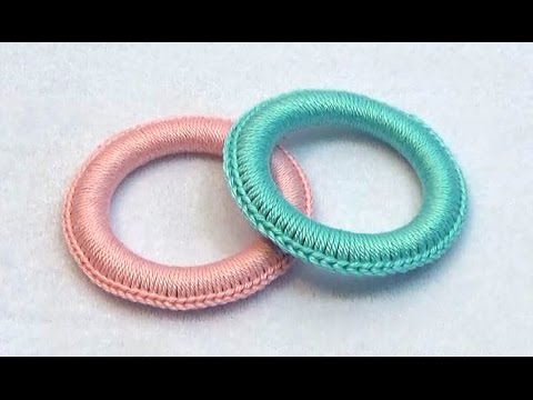 Видео: Как обвязать колечко для слингобус (МК №11) // Crochet Teething Ring Tutorial