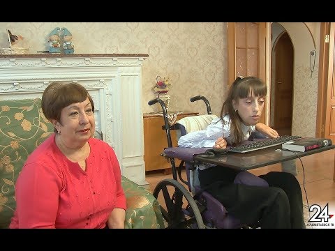 Видео: Я всё смогу: как девочка с ДЦП стала известной писательницей