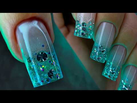 Видео: Зимний маникюр💎Лёд в Ногтях 🤩Наращивание СТРАЗАМИ.Хрустальный маникюр.Стразы Верхними Формами