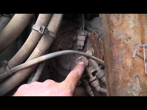 Видео: Как проверить электрический топливный насос с помощью контрольной лампы