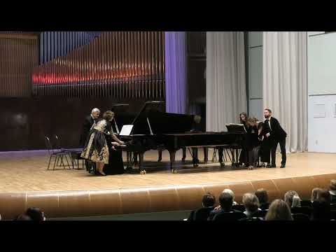 Видео: V. Monti - “Csardas”. 2 grand pianos, 8 pianists, 16 hands / В. Монти–«Чардаш». 2 рояля, 8 пианистов