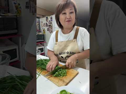 Видео: Мясо с тестом и джусаем