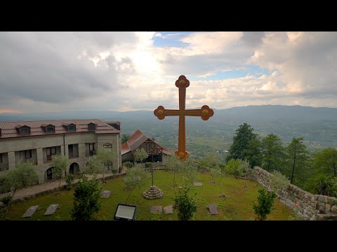 Видео: Монастырь в Грузии который нужно посетить! Грузия: Святые места достопримечательности