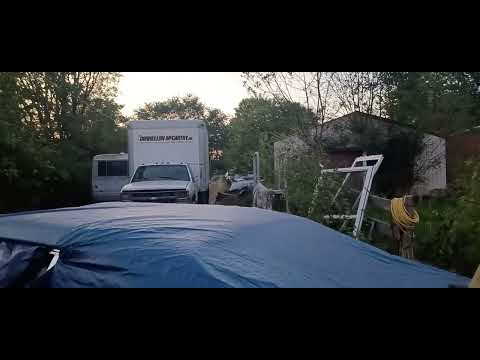 Видео: Грузовик-фургон Chevy 3500HD Silverado 2000 года готовится к переезду. Осенняя уборка продолжаетс...