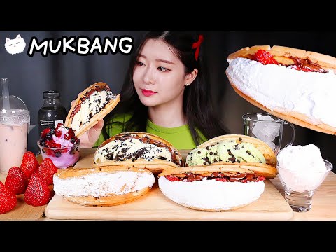 Видео: ASMR * Вафельная вечеринка Вафли со взбитыми сливками и вафли с мороженым! Клубника, Джелато MUKBANG