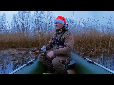 Видео: Да нет у нас льда!!! Зато получаю удовольствие со спиннингом!