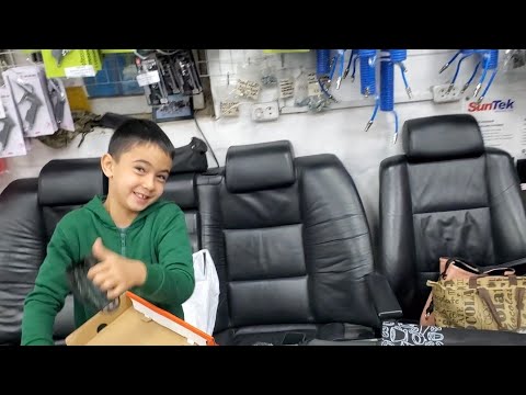Видео: Огляд запчастин МТЗ з Емілем.Тяги навіски,обшивка панелі приладів,фари.МТЗ ОК.
